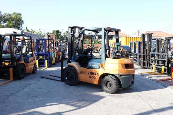 Toyota 7FG30 เกียร์ออโต้ ขนาดยก3ตัน แผงงาสไลด์ เสายกสูง3.5เมตร เครื่องยนต์เบนซิน+แก๊ซ สวย แห้ง เดิมจากญี่ปุ่น