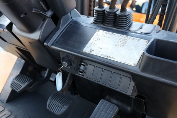 Toyota 7FG30 เกียร์ออโต้ ขนาดยก3ตัน แผงงาสไลด์ เสายกสูง3.5เมตร เครื่องยนต์เบนซิน+แก๊ซ สวย แห้ง เดิมจากญี่ปุ่น