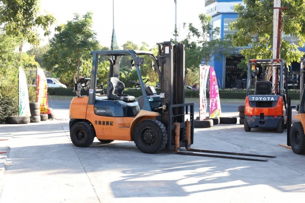 Toyota 7FG30 เกียร์ออโต้ ขนาดยก3ตัน แผงงาสไลด์ เสายกสูง3.5เมตร เครื่องยนต์เบนซิน+แก๊ซ สวย แห้ง เดิมจากญี่ปุ่น