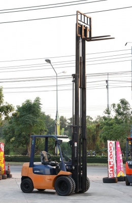 เสายกสูงพิเศษ Toyota 7FD20 เสายกสูง5.5เมตร ขนาดยก2ตัน เครื่องยนต์ดีเซล