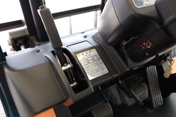 Toyota 7FD20 ขนาดยก2ตัน เสายกสูง3เมตร เครื่องยนต์ดีเซล สวย แห้ง เดิมจากญี่ปุ่น Toyota 7FD20 ขนาดยก2ตัน เสายกสูง3เมตร เครื่องยนต์ดีเซล สวย แห้ง เดิมจากญี่ปุ่น