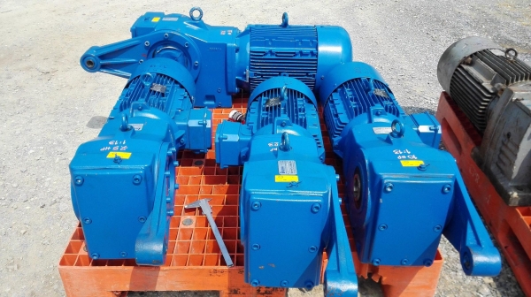 มอเตอร์เกียร์ทดของใหม่ NORD DRIVESYSTEMS แบรนด์จาก GERMANY ทรงเพลาร้อยรู(Flange Mounted) ของใหม่ 100 มอเตอร์เกียร์ทดของใหม่ NORD DRIVESYSTEMS แบรนด์จาก GERMANY ทรงเพลาร้อยรู(Flange Mounted) ของใหม่ 100