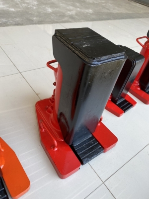 ขายด่วนแบ่งกันใช้ เต่าย้ายเครื่องจักร และแม่แรงขึ้นข้าง สภาพ90\%