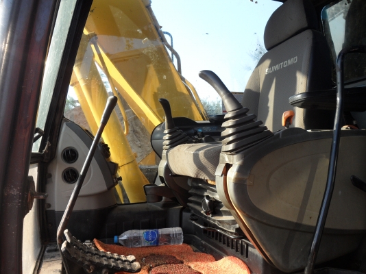 SH130-5 หมื่นชั่วโมง ช่วงล่างสวย เอวแน่นๆแบบนี้ ราคาเพียง 1.35 ล้านเท่านั้น ปทุมนี้นี่เองสนใจ ☎️ 081-989-1989 หรั่งครับ SH130-5 หมื่นชั่วโมง ช่วงล่างสวย เอวแน่นๆแบบนี้ ราคาเพียง 1.35 ล้านเท่านั้น ปทุมนี้นี่เองสนใจ ☎️ 081-989-1989 หรั่งครับ