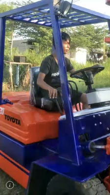 ขาย โฟรคลิฟท์ โตโยต้า รุ่น 5 เครื่อง ดีเซล หนัก 2 ตัน