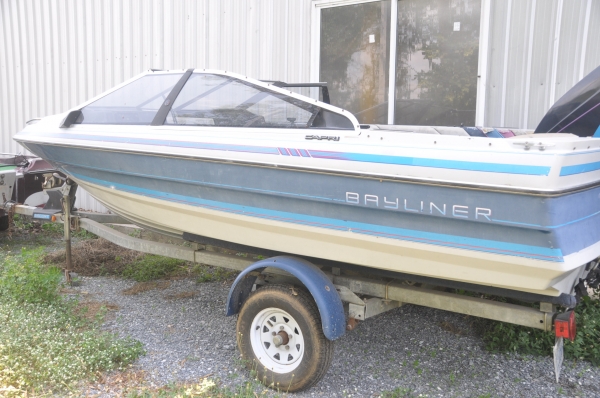เรือมือ2นำเข้าจาก อเมริกา BAYLINER CAPRI 20 ฟุตเ