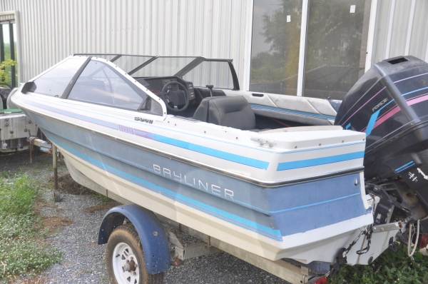 เรือมือ2นำเข้าจาก อเมริกา BAYLINER CAPRI 20 ฟุตเ