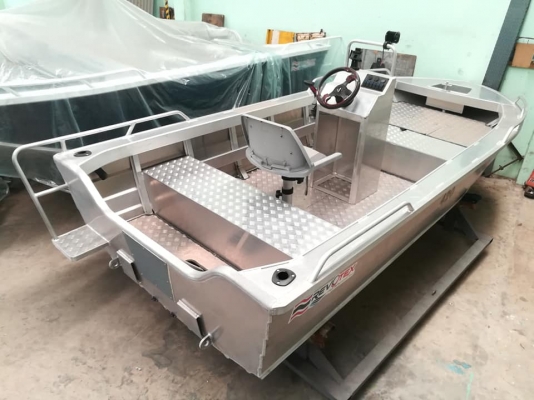 เรืออลูมิเนียม Revotex 435
