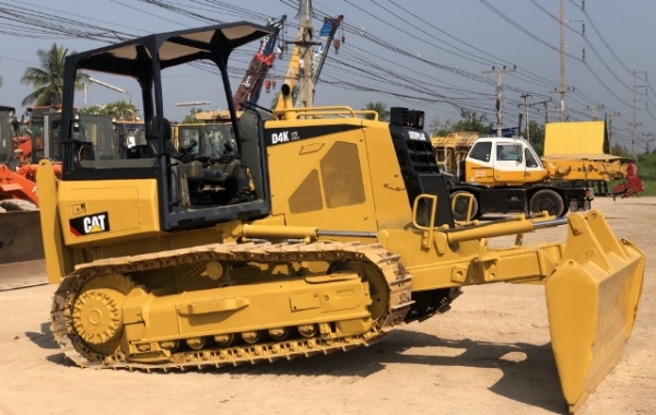 ขายรถดันดิน CAT D4K ปี 2015 (4,XXX ชั่วโมง) นำเข้าเองจากญี่ปุ่น สภาพสวยพร้อมใช้งาน มีVDOการทำงานครับ