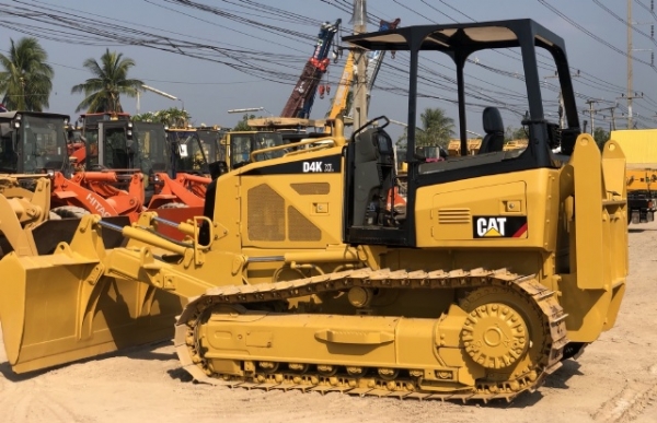 ขายรถดันดิน CAT D4K ปี 2015 (4,XXX ชั่วโมง) นำเข้าเองจากญี่ปุ่น สภาพสวยพร้อมใช้งาน มีVDOการทำงานครับ