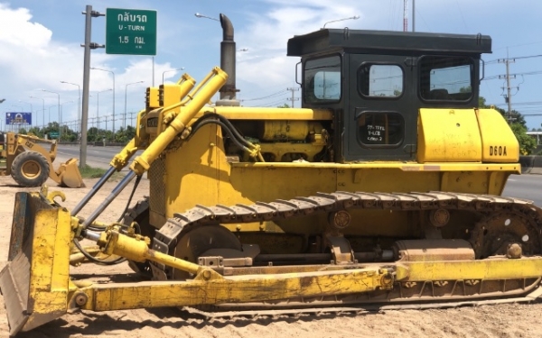 ขายรถดันดิน KOMATSU D60P-6 นำเข้าเองจากญี่ปุ่น สภาพสวยพร้อมใช้ มีVDOการทำงานครับ