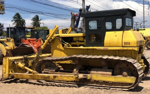 ขายรถดันดิน KOMATSU D60P-6 นำเข้าเองจากญี่ปุ่น สภาพสวยพร้อมใช้ มีVDOการทำงานครับ ขายรถดันดิน KOMATSU D60P-6 นำเข้าเองจากญี่ปุ่น สภาพสวยพร้อมใช้ มีVDOการทำงานครับ