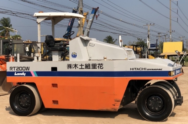ขายรถบด 7 ล้อยาง HITACHI RT200W (4XX ชั่วโมง) นำเข้าเองจากญี่ปุ่น สภาพสวยพร้อมใช้งาน มีVDOการทำงานครับ