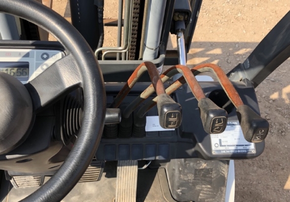 ขายรถยกดีเซล NISSAN 2.5 ตัน ปี 2013 นำเข้าเองจากญี่ปุ่น สภาพสวยพร้อมใช้ มีVDOการทำงานครับ