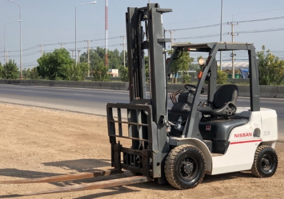 ขายรถยกดีเซล NISSAN 2.5 ตัน ปี 2013 นำเข้าเองจากญี่ปุ่น สภาพสวยพร้อมใช้ มีVDOการทำงานครับ