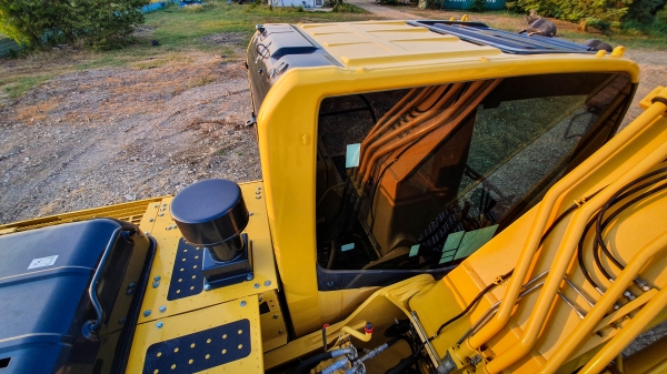 ขายรถขุดมือสอง KOMATSU PC200-8M0 ใช้งาน 4 พันชั่วโมง (ระยะประกัน PM ถึง 7 พันชั่วโมง)