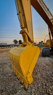 ขายรถขุดมือสอง KOMATSU PC200-8M0 ใช้งาน 4 พันชั่วโมง (ระยะประกัน PM ถึง 7 พันชั่วโมง)