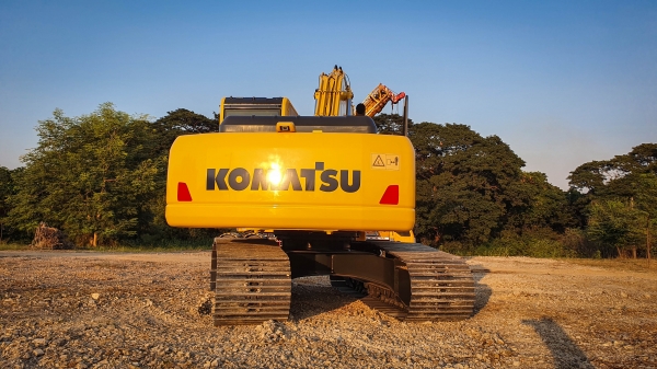 ขายรถขุดมือสอง KOMATSU PC200-8M0 ใช้งาน 4 พันชั่วโมง (ระยะประกัน PM ถึง 7 พันชั่วโมง)