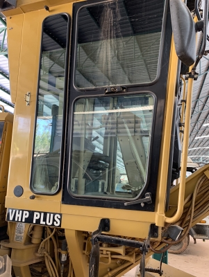 รถเกรด CAT 140H หนัก 14.7 ตัน เครื่อง 10.3 ลิตร 6สูบ 185แรงม้า ที่2000รอบ/นาที