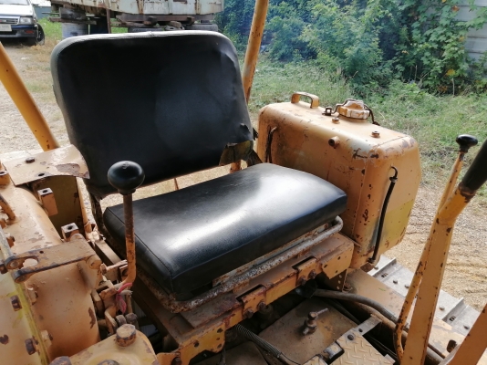 แทรกเตอร์ komatsu d20p-3  เครื่องแน่น แทรคดี รถพร้อมใช้งานบ้าน นิวัฒน์ยนต์086-3764064/085-5085008