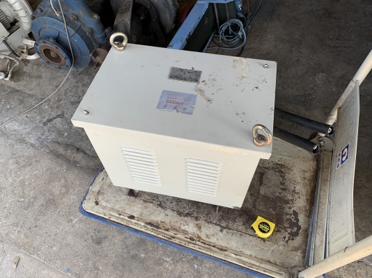 ขายหม้อแปลงไฟฟ้าคุมเครื่องจักร เข้า 380V ออก 200V ขนาด 20KVA ตัวใหญ่ มีจุดแยกต่อ 2สาย 110V ได้ครับ สภาพสวย พร้อมใช้งาน