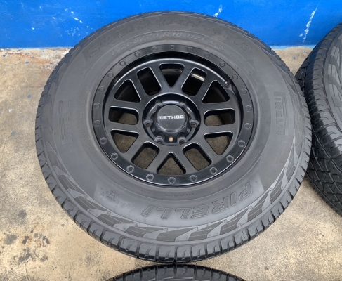 ล้อแม็ก 6รู139 METHOO ขอบ 16 พร้อมยาง 265-70-16 Pirelli ปี 17 ล้อสวย ดอกยางหนา