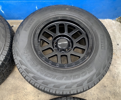 ล้อแม็ก 6รู139 METHOO ขอบ 16 พร้อมยาง 265-70-16 Pirelli ปี 17 ล้อสวย ดอกยางหนา