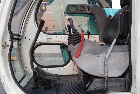 ขายด่วนราคาพิเศษ650,000บาทหกแสนห้าหมื่นบาทถ้วนรถแบคโฮKOBELCO-SK120MARK5มาร์ไฟร์รถนอกเพิ่งนำเข้ามาใหม่ยังไม่เคยใช้งานในเมืองไทยเลย