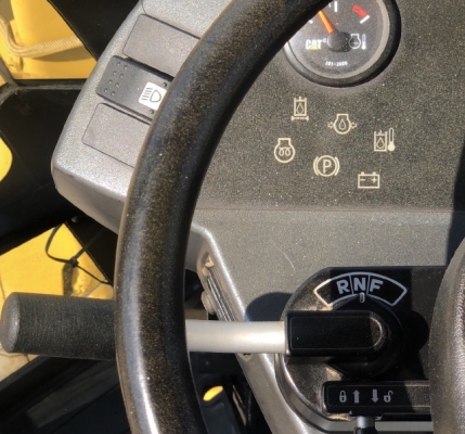 ขายรถตักล้อยาง CAT 902B (เทียบเท่า WA40) นำเข้าเองจากญี่ปุ่น สภาพสวยพร้อมใช้ มีVDOการทำงานครับ