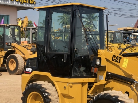 ขายรถตักล้อยาง CAT 902B (เทียบเท่า WA40) นำเข้าเองจากญี่ปุ่น สภาพสวยพร้อมใช้ มีVDOการทำงานครับ