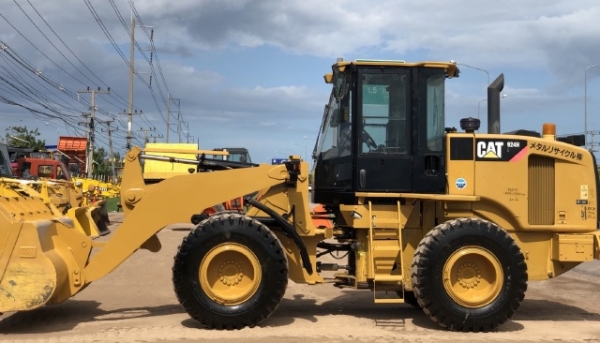 ขายรถตักล้อยาง CAT 924H แขนยาวพิเศษ นำเข้าเองจากญี่ปุ่น สภาพสวยพร้อมใช้ มีVDOการทำงานครับ