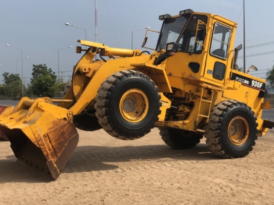 ขายรถตักล้อยาง CAT 936F นำเข้าเองจากญี่ปุ่น สภาพสวยพร้อมใช้ มีVDOการทำงานครับ