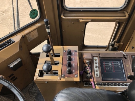 ขายรถตักล้อยาง CAT 936F นำเข้าเองจากญี่ปุ่น สภาพสวยพร้อมใช้ มีVDOการทำงานครับ