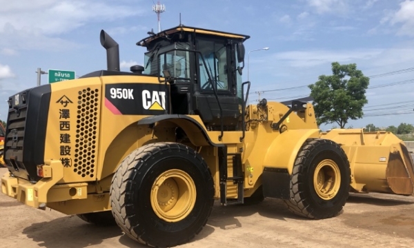 ขายรถตักล้อยาง CAT 950K ปี 2014 นำเข้าเองจากญี่ปุ่น สภาพพร้อมใช้ มีVDOการทำงานครับ