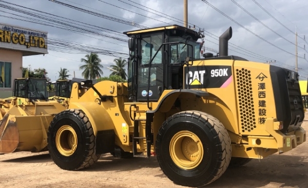 ขายรถตักล้อยาง CAT 950K ปี 2014 นำเข้าเองจากญี่ปุ่น สภาพพร้อมใช้ มีVDOการทำงานครับ