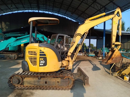 ขายKOMATSU PC30MR-2. เก่านอกแท้  เดิมๆๆ  เครื่องปั๊มแห้ง  สวย ใช้งานมาน้อย โทร 089-3818694 จ๊อย