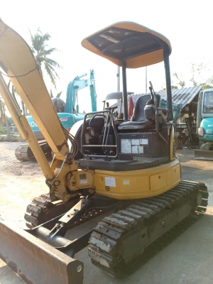 ขายKOMATSU PC30MR-2. เก่านอกแท้  เดิมๆๆ  เครื่องปั๊มแห้ง  สวย ใช้งานมาน้อย โทร 089-3818694 จ๊อย