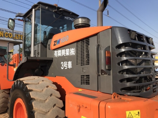 ขายรถตักล้อยาง HITACHI ZW180 ปี 2013 แขนยาวพิเศษ นำเข้าจากญี่ปุ่น สภาพสวยพร้อมใช้