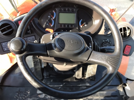 ขายรถตักล้อยาง HITACHI ZW180 ปี 2013 แขนยาวพิเศษ นำเข้าจากญี่ปุ่น สภาพสวยพร้อมใช้