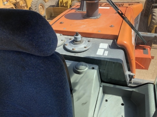 ขายรถตักล้อยาง HITACHI ZW220 นำเข้าเองจากญี่ปุ่น สภาพสวยพร้อมใช้ มีVDOการทำงานครับ