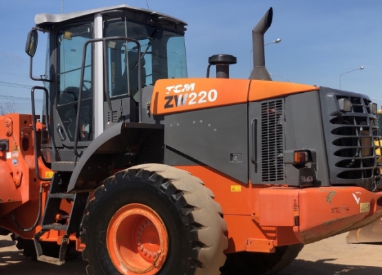 ขายรถตักล้อยาง HITACHI ZW220 นำเข้าเองจากญี่ปุ่น สภาพสวยพร้อมใช้ มีVDOการทำงานครับ