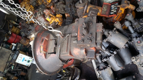 ขายปั้มUchida A8V107 ใส่ 2800F2