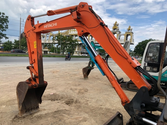 ขายแบคโฮ Hitachi ZX40U ตู้เก๋ง นำเข้าเองจากญี่ปุ่น โทร 081-8581834 แบงค์