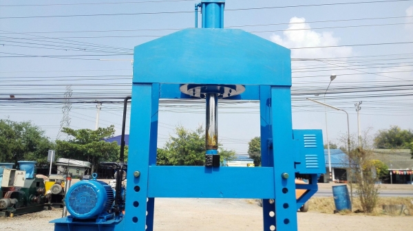 แท่นอัดไฮดรอลิคแบบไฟฟ้า ขนาด 150 ตัน ชุดมอเตอร์ไฮดรอลิคต้นกำลัง 20 HP 380V คอนโทรลมือโยก สภาพสวยพร้อ แท่นอัดไฮดรอลิคแบบไฟฟ้า ขนาด 150 ตัน ชุดมอเตอร์ไฮดรอลิคต้นกำลัง 20 HP 380V คอนโทรลมือโยก สภาพสวยพร้อ