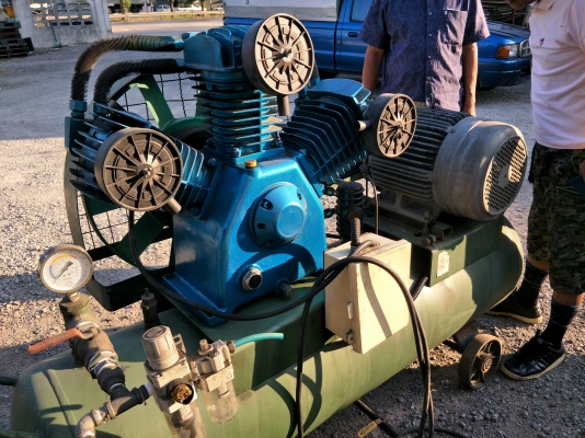 ขายปั้มลม ฟูเช็ง FUSHENG 20 HP FUSHENG 20 แรง 3เฟต 3 สาย เก่าเก็บ พร้อมใช้งาน อุปกรณ์ครบชุดสวยๆ ขายถูกมาก ด่วนๆT.081-4826961 ขายปั้มลม ฟูเช็ง 20 HP FUSHENG Air Compressor Model SA-15A (เมมเบอร์นี้ไลน์ขึ้นเลย "ไม่ค่อยได้ใช้ ยังมีประโยชน์ จึงอยากขาย&qu