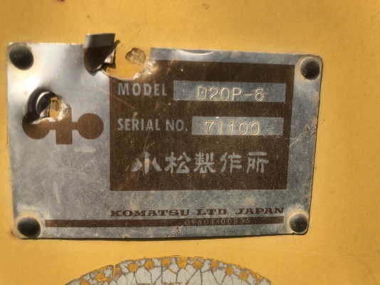 ขาย 175,000บาท KOMATSU D 20-6 เครื่องดี เกียร์แรง ปั๊มยกแรง โซ่น่า ระบบเลี้ยวดี รถพร้อมใช้   เอกสารสัญญาซื้อขาย รถอยู่ มีนบุรี 092-595-6777 061-446-2662 ญิ๋งยุ