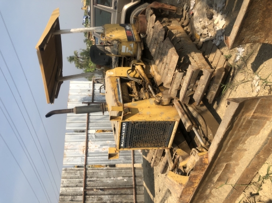 ขาย 175,000บาท KOMATSU D 20-6 เครื่องดี เกียร์แรง ปั๊มยกแรง โซ่น่า ระบบเลี้ยวดี รถพร้อมใช้   เอกสารสัญญาซื้อขาย รถอยู่ มีนบุรี 092-595-6777 061-446-2662 ญิ๋งยุ