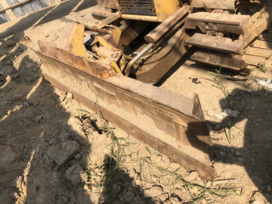 ขาย 175,000บาท KOMATSU D 20-6 เครื่องดี เกียร์แรง ปั๊มยกแรง โซ่น่า ระบบเลี้ยวดี รถพร้อมใช้   เอกสารสัญญาซื้อขาย รถอยู่ มีนบุรี 092-595-6777 061-446-2662 ญิ๋งยุ
