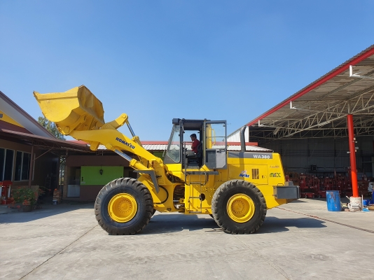 ขายรถตักKOMATSUรุ่นWA380-3นำเข้าญี่ปุ่นไม่เคยใช้งานในไทย เอวอ่อน  เครื่องโคมัสสุ6สูบ สภาพดีพร้อมใช้งาน 081-8302909 จิรโรจน์ Line  : jiraroj2909