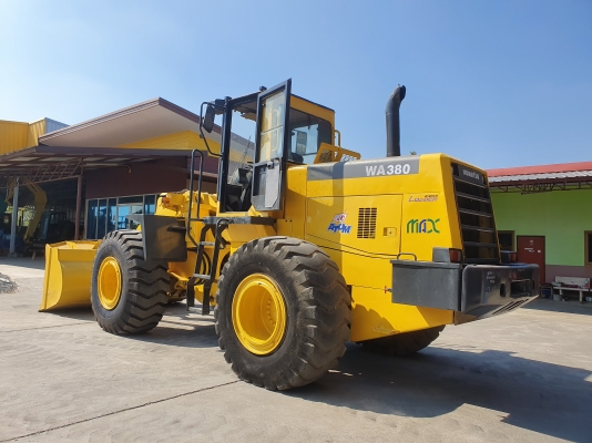 ขายรถตักKOMATSUรุ่นWA380-3นำเข้าญี่ปุ่นไม่เคยใช้งานในไทย เอวอ่อน  เครื่องโคมัสสุ6สูบ สภาพดีพร้อมใช้งาน 081-8302909 จิรโรจน์ Line  : jiraroj2909
